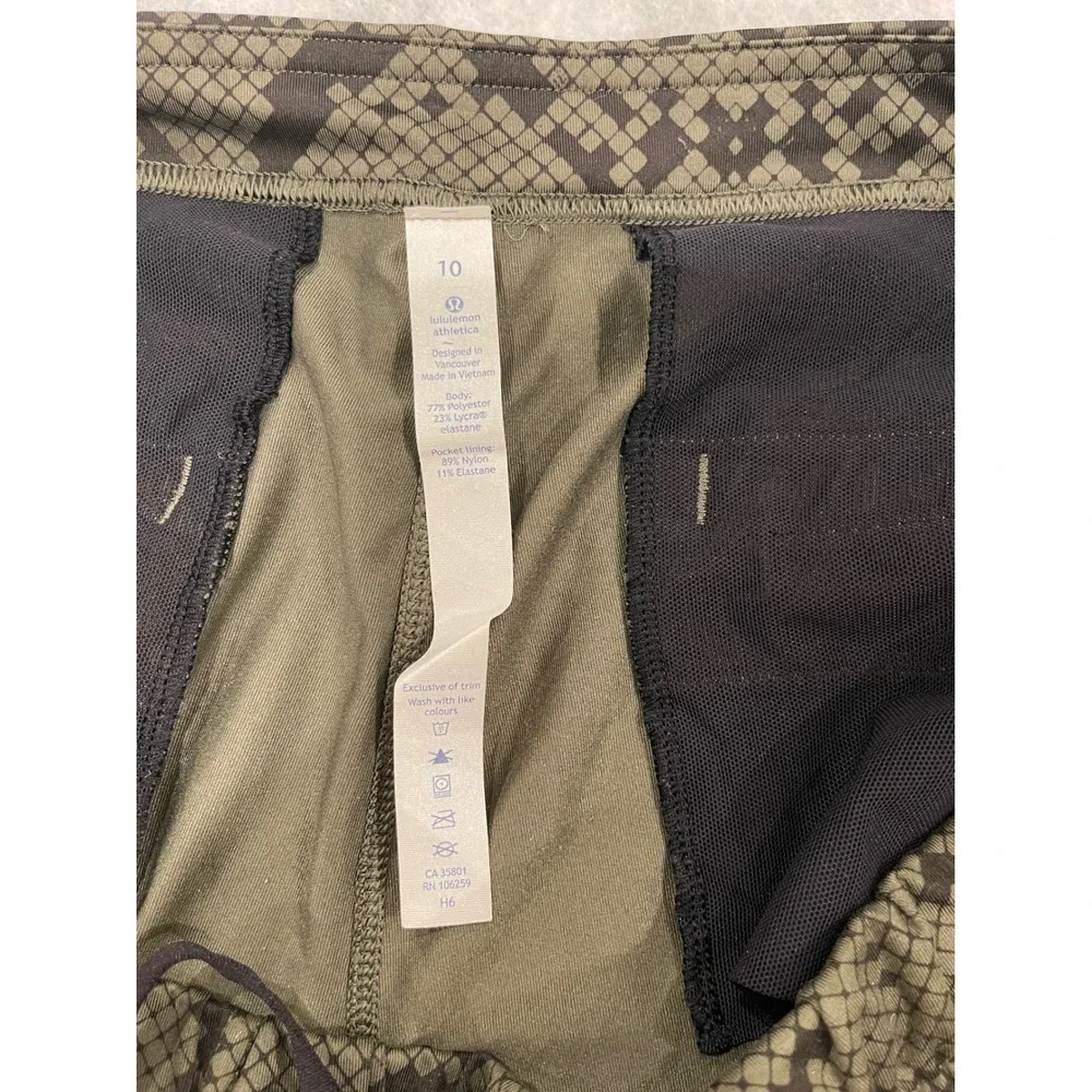 Lululemon Womens‎ On the Fly Jogger 10 Green Snakeskin Athleisure Tapered Pant